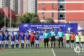 高新区首届中小学生运动会足球比赛开赛图片