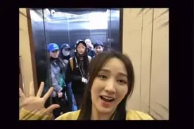 孟佳分享妈妈女明星体验vlog 网友：被妈妈的颜值圈粉图片