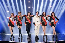 《金曲青春》丝芭家族秀美腿，戴萌沈梦瑶上演“制服杀”图片