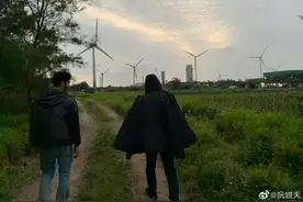 阮经天晒张钧甯拍的自己 网友：艺术家的角度图片