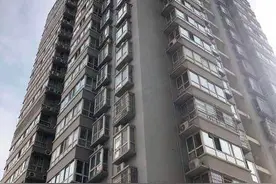 西安景怡鑫苑小区顶楼商用房改公寓 加装天然气遭业主质疑图片