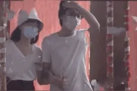 34岁黄龄新男友胡洋背景资料介绍：系知名吉他演奏家 两人合作过多首单曲图片