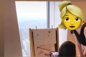 昆凌晒女儿拉小提琴背影照 完美复刻周杰伦《前世情人》mv场景图片