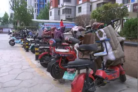 实地探访！济南小区电动车“上楼”：15分钟6起电动车上楼图片