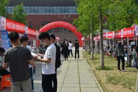 签约率近60%，山东交通学院举办2021届毕业生春季双选会图片