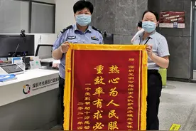 车管所办事大厅架起生命的桥梁 生死时刻AED助交警救回一人图片