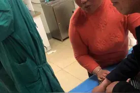硬币滑入幼童喉咙   村干部驾车连闯几个红灯送医抢救取出硬币图片