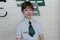 三轮车追尾大货车后被拖行 女司机狂追两公里救下2人图片