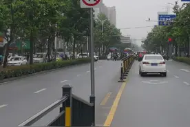 提醒！荆州城区这段路的中心护栏开口调整了……图片