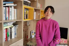 中国“00后”失学女诗人成长记：用“自修”照亮别样人生图片