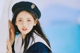 杨超越拍水手服胶片写真 日系美少女迷倒众人图片