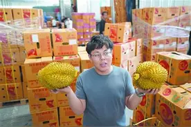 吃榴莲 每天卖出百万斤市民就爱那个味图片