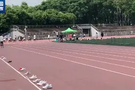 独臂少年赛场夺冠！网友：他有“隐形的翅膀”图片
