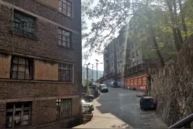壮美矿山 多彩六苴图片
