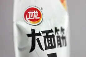 “5毛辣条”毛利率达38%，卫龙赴港IPO获700亿元估值图片