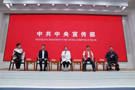 帮很多人打开了一扇窗，嘉兴盲人中医师朱丽华的身上，究竟什么在闪光图片