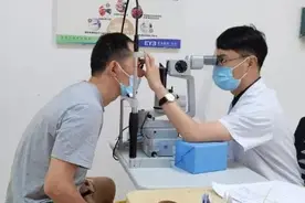 男子因为打篮球险些失明！这些人一定要小心图片
