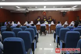 “保货”团伙走私活牛超1.5万头，涉案金额逾9000万元，涉案10人在防城港受审图片