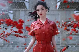 赵丽颖凤姝大片曝光 一袭红衣手握刀剑 网友：好飒图片