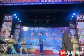 经典淮剧展演实现全覆盖
兴化让红色文化飞入寻常百姓家图片
