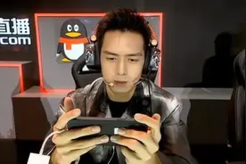 玩游戏的男生都这么帅吗？李现直播怼脸镜头好绝图片