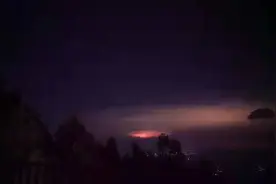 你看见了吗？天象爱好者称在湖南衡山拍到“红色精灵”罕见奇观图片