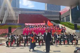 芝罘区向阳街社区举办歌唱建党100周年文艺汇演图片
