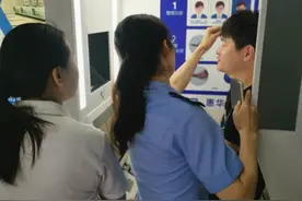 照片美不美你说了算！望城人办身份证可以“自拍”了图片