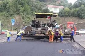 下个月，双向六车道通车图片