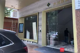 广州一女子花8万元做隆鼻手术，拆纱布发现鼻子少块肉图片