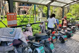 烟台开发区古现街道黄金河社区为电梯加装“神器”拦下入户电动车图片