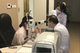澳门两患者转诊中山眼科中心治疑难眼病 费用由澳门医保报销图片