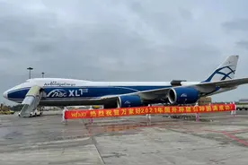 打好生猪种业翻身仗 眉山东坡区首次直接从国外引进优质种猪1030头图片