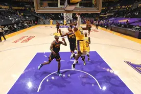NBA | 谁敢横刀立马 唯我三双老詹 关键时刻超远三分绝杀勇士图片