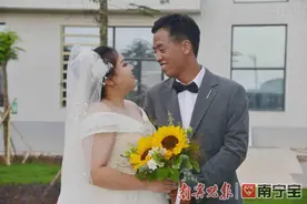 “5·20”我们搞点不一样！南宁这对准新人在工地拍摄婚纱照图片