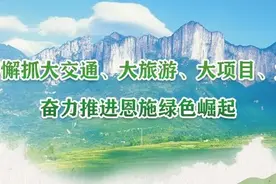 感动！这个默默写作业的白血病小女孩......图片