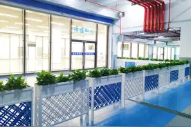 杭州这个小学有个“地下学生接送中心”，家长点赞，孩子喜欢，周围居民也开心图片