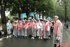 加油大武汉！他们在东湖绿道齐齐喊出……图片