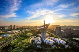 从首个科技企业孵化器到世界级科技生态新城，光谷有何秘诀图片