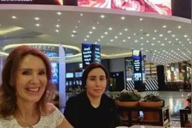 迪拜公主重获自由？社交媒体上出现疑似其与朋友聚会的照片图片