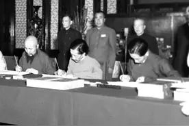 追光｜从珠峰之巅，到奥运赛场，带你回顾体育史中的西藏和平解放70年图片