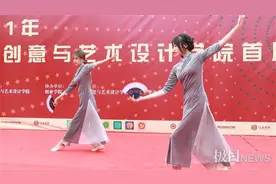 大学生变身“摊主”用创意摆校园市集图片