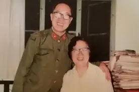 追忆吴孟超院士 | 为了爱情选择学医，与夫人同读书互帮助视频封面