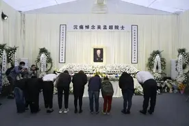 学生悼念恩师吴孟超：吴老师批评你了，骂你了，那是好事情图片