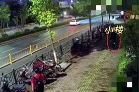 太嚣张！“秃顶男”酒后竟在街头猥亵年轻女子，被行政拘留14天图片