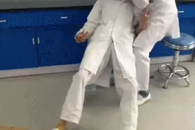 贵州医学生扮演癫痫病患演技爆表，网友：被医学专业耽误的影帝图片