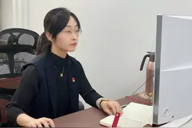 她坚守12345，疫情期间帮助一露宿桥洞菜农有了安身之处图片