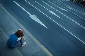 次次考试拿第一，杭州9岁男孩听到“读书”却抽搐发抖！一句话吓坏父母，赶紧送医图片