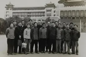 张文宏谈母校：是老校长钱惪为学科发展埋下了种子，做医生莫忘“三心与两意”图片