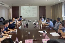 离高速公路出口仅300米，四川自贡迎宾大道交叉口交通方案如何设计？图片